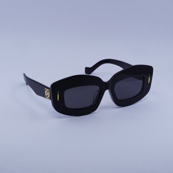Loewe LW40114F 01A Sunglasses Shiny Black Cat Eye Frame, Smoke Lenses main image 6